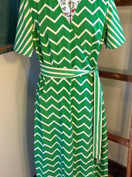 Who What Wear Dresses & Skirts - Who What Wear Green and White Chevron Wrap Midi Dress